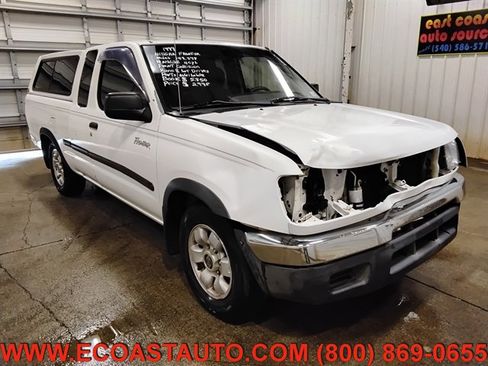Used 1999 Nissan Frontier XE image 1