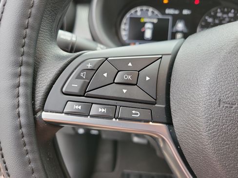 Used 2024 Nissan Kicks SV w/ Interior Electronics Package FWD image 21