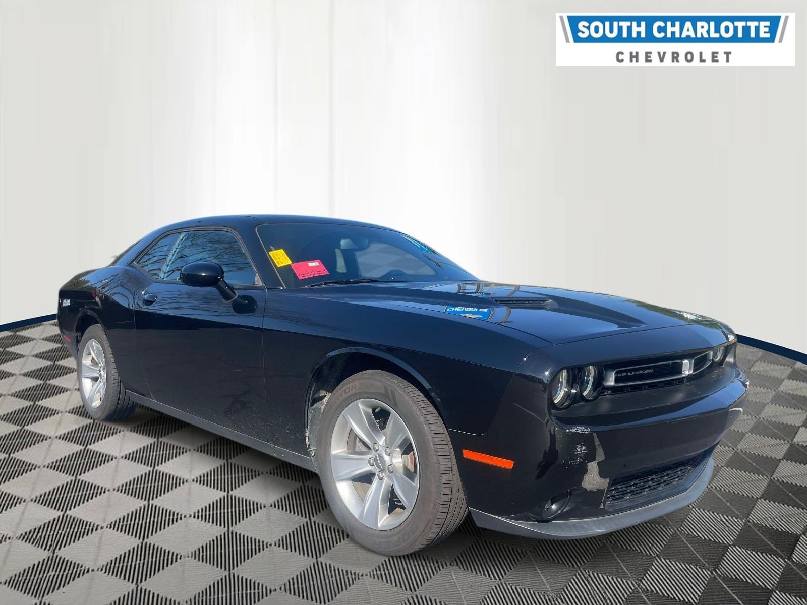 Used 2020 Dodge Challenger SXT w/ Driver Convenience Group RWD image 3
