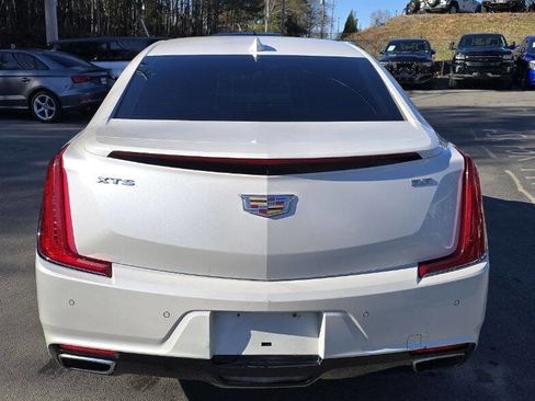 Used 2019 Cadillac XTS Luxury image 11