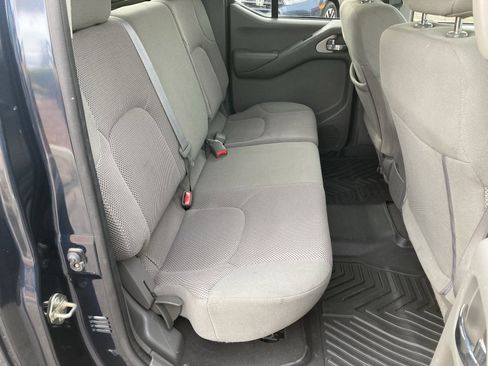 Used 2019 Nissan Frontier SV image 31