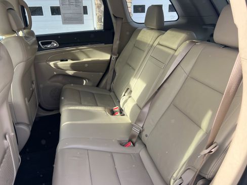 Used 2020 Jeep Grand Cherokee Limited image 10