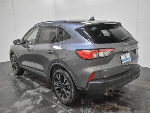 Used 2022 Ford Escape SE w/ SE Sport Appearance Package image 6