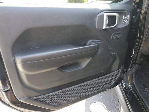 Used 2019 Jeep Wrangler Unlimited Rubicon image 24