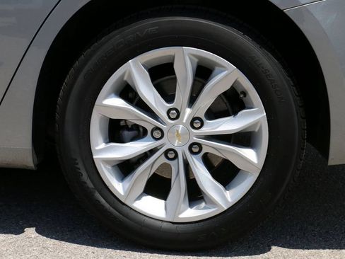 Used 2025 Chevrolet Malibu LT FWD image 8
