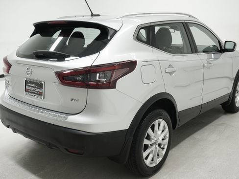 Used 2021 Nissan Rogue Sport SV FWD image 4