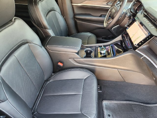Certified 2026 Jeep Grand Cherokee L Limited AWD/4WD image 15