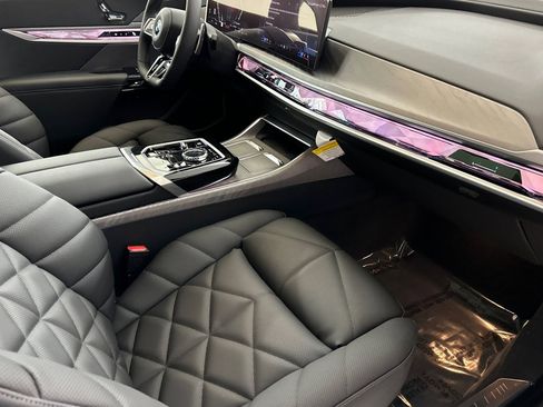 New 2026 BMW 740i w/ Premium Package image 27