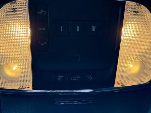 Used 2018 Jeep Grand Cherokee Laredo image 30