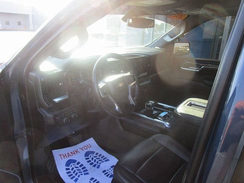 Used 2022 Chevrolet Silverado 1500 LTZ w/ LTZ Convenience Package II image 18