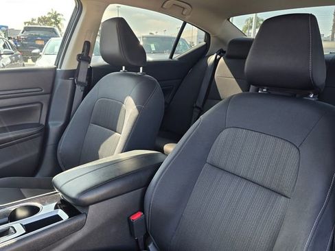 Used 2024 Nissan Altima 2.5 SV image 14