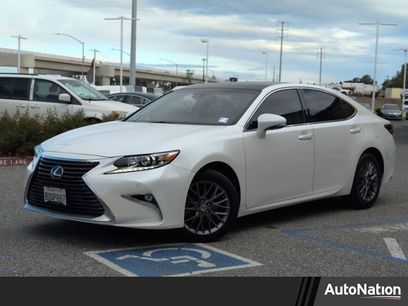 Used 2018 Lexus ES 350 w/ Navigation System Package