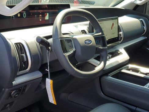 New 2026 Ford Expedition Active AWD/4WD image 13