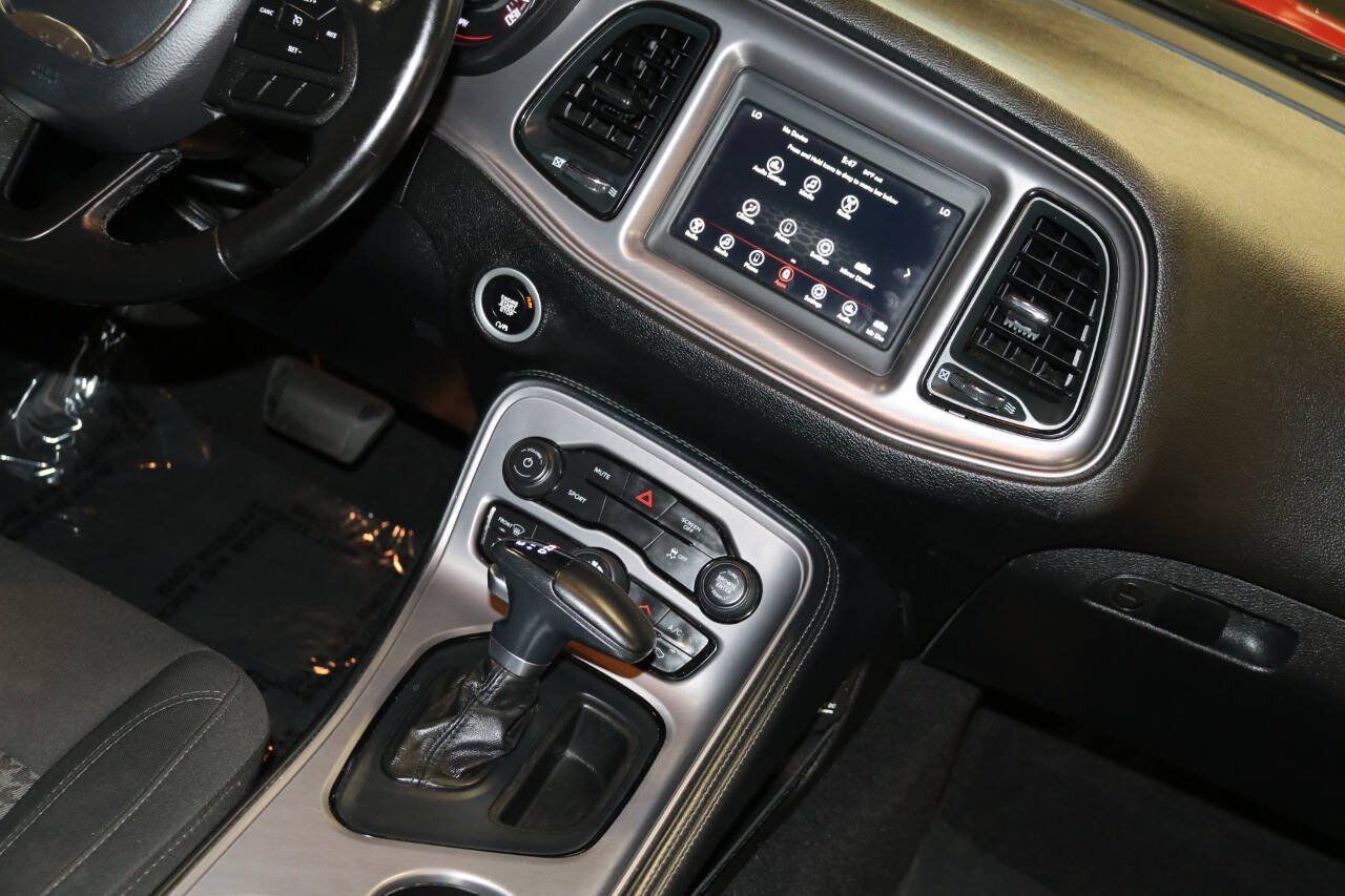 Used 2023 Dodge Challenger SXT RWD image 22