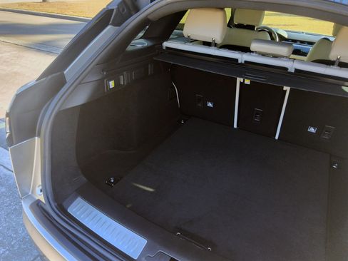 Used 2020 Land Rover Range Rover Velar R-Dynamic S image 52