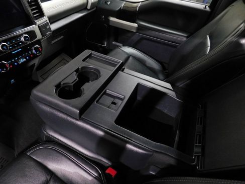 Used 2022 Ford F250 Lariat w/ Black Appearance Pkg image 72