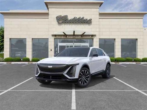 New 2026 Cadillac Lyriq Sport image 8