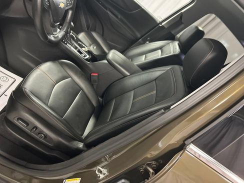 Used 2024 Chevrolet Equinox Premier FWD image 12