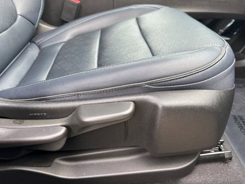 Used 2022 Chevrolet Bolt EUV Premier w/ Sun & Sound Package image 23