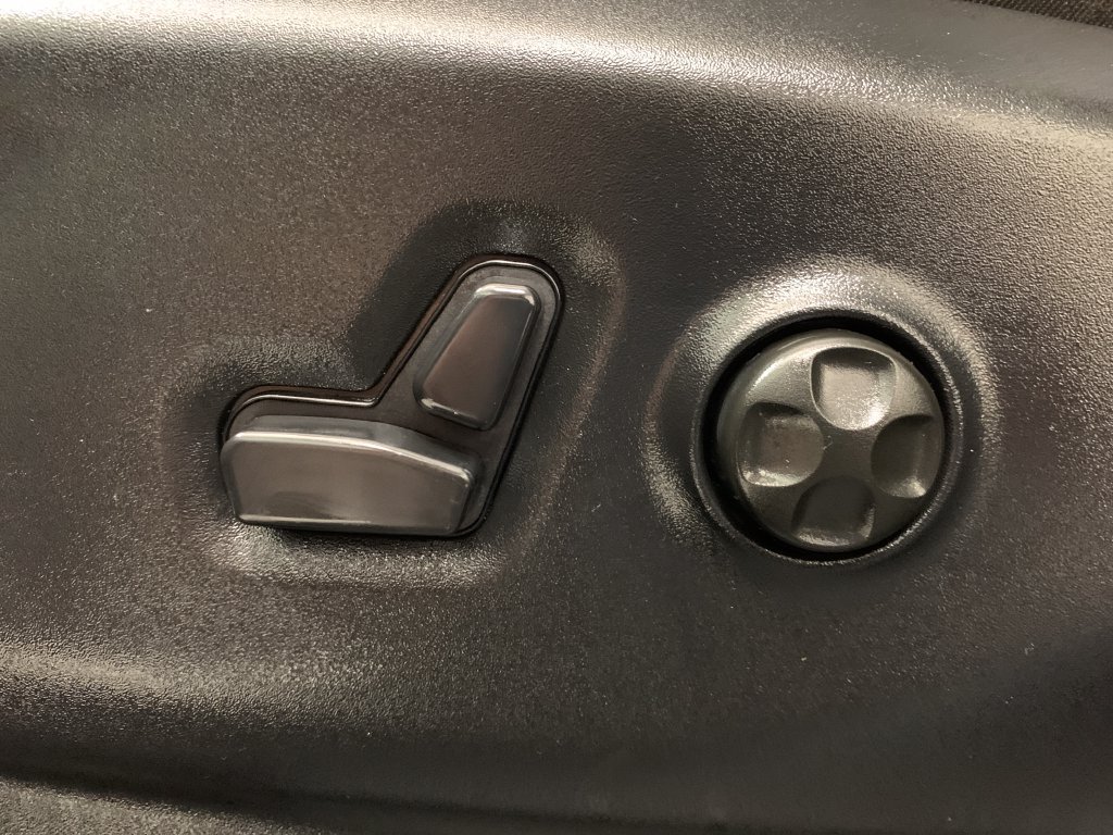 Used 2026 Chrysler Pacifica Select FWD image 18