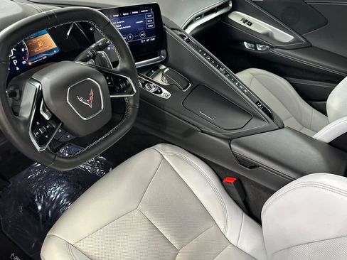 Used 2023 Chevrolet Corvette Stingray Coupe w/ Z51 Performance Package image 10