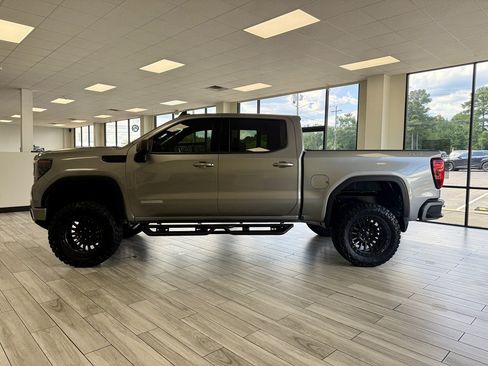 Used 2023 GMC Sierra 1500 Elevation AWD/4WD image 4