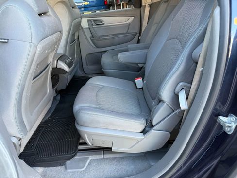 Used 2017 Chevrolet Traverse LT w/ Style and Technology Package image 25