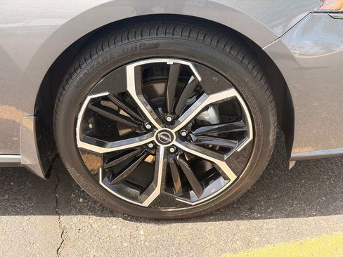 Certified 2025 Nissan Altima 2.5 SR FWD image 10