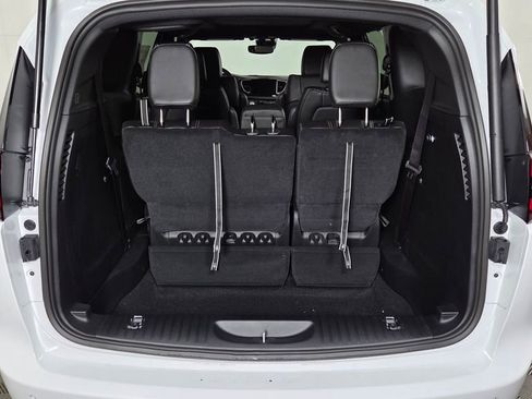 New 2026 Chrysler Pacifica Select image 10