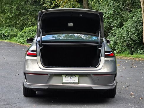 Used 2024 BMW i7 eDrive50 w/ Executive Package RWD image 81