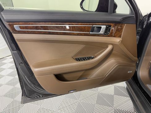 Used 2018 Porsche Panamera 4S image 14