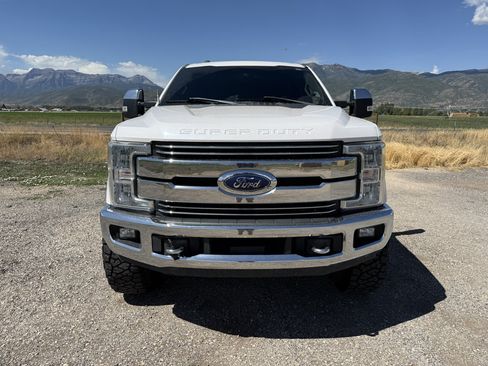 Used 2018 Ford F350 Lariat w/ Lariat Ultimate Package AWD/4WD image 2
