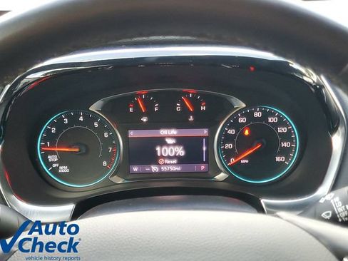 Used 2023 Chevrolet Traverse LT w/ Rear Camera Mirror Package FWD image 24