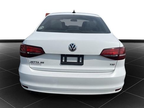 Used 2017 Volkswagen Jetta SE FWD image 4