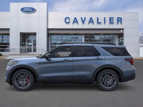 Used 2026 Ford Explorer ST-Line w/ ST-Line Street Pack AWD/4WD image 3