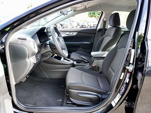 Used 2023 Kia Forte LXS FWD image 13