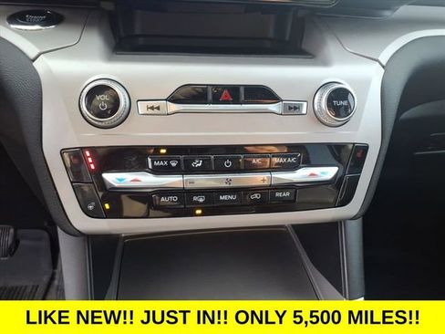 Used 2023 Ford Explorer XLT w/ Equipment Group 202A image 21