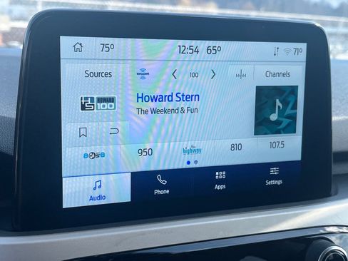 Used 2022 Ford Escape SEL image 11