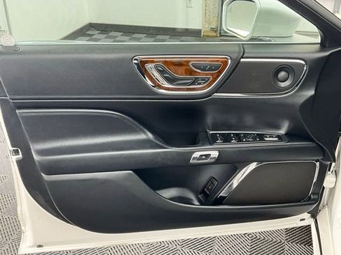 Used 2018 Lincoln Continental Reserve w/ Continental Climate Package AWD/4WD image 16