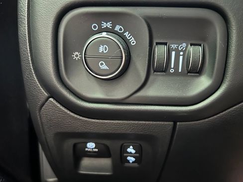 Used 2023 RAM 1500 Limited AWD/4WD image 8