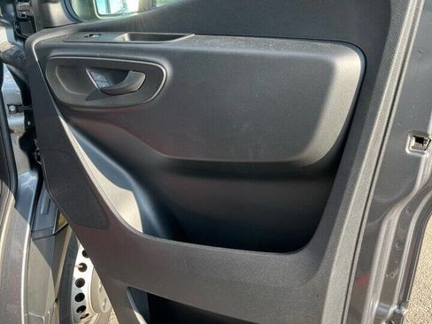 Used 2022 Mercedes-Benz Sprinter 4500 image 17