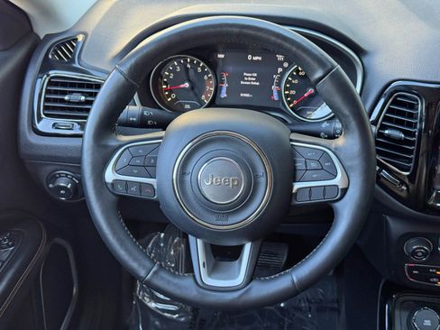 Used 2017 Jeep Compass Limited AWD/4WD image 18