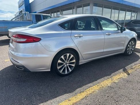 Used 2019 Ford Fusion SE AWD/4WD image 4