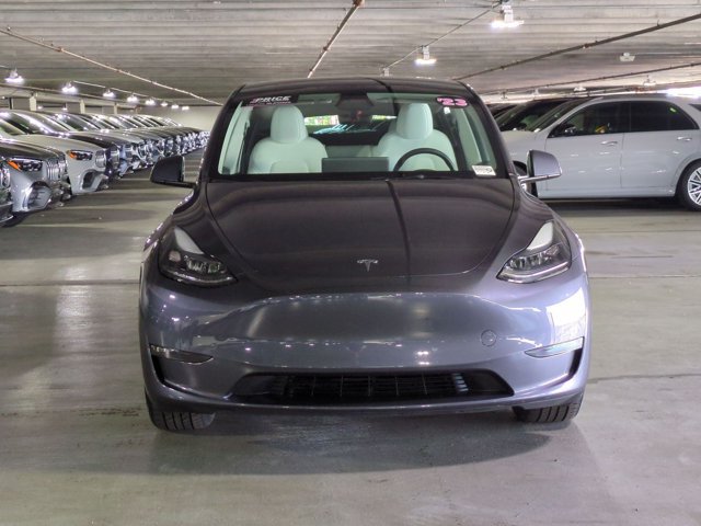 Used 2023 Tesla Model Y Long Range AWD/4WD image 2