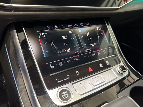 Used 2023 Audi Q8 Prestige w/ Prestige Package image 18