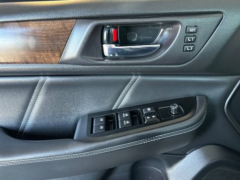 Used 2019 Subaru Outback 2.5i Limited AWD/4WD image 11
