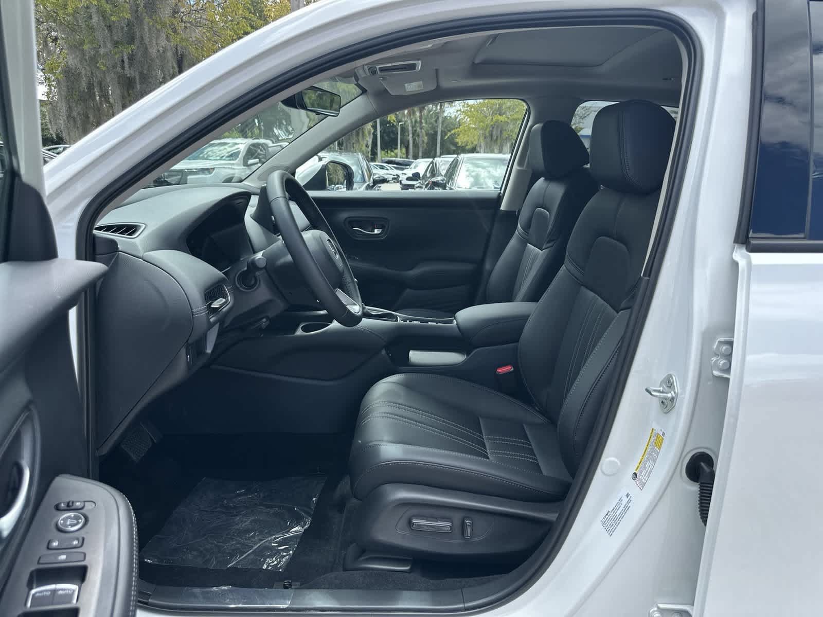 New 2027 Honda HR-V EX-L image 2