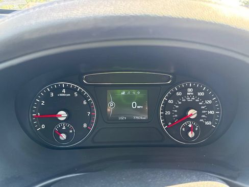 Used 2016 Kia Sorento FWD image 12