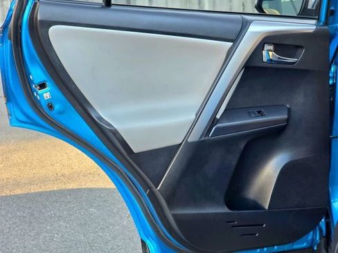 Used 2016 Toyota RAV4 XLE image 30