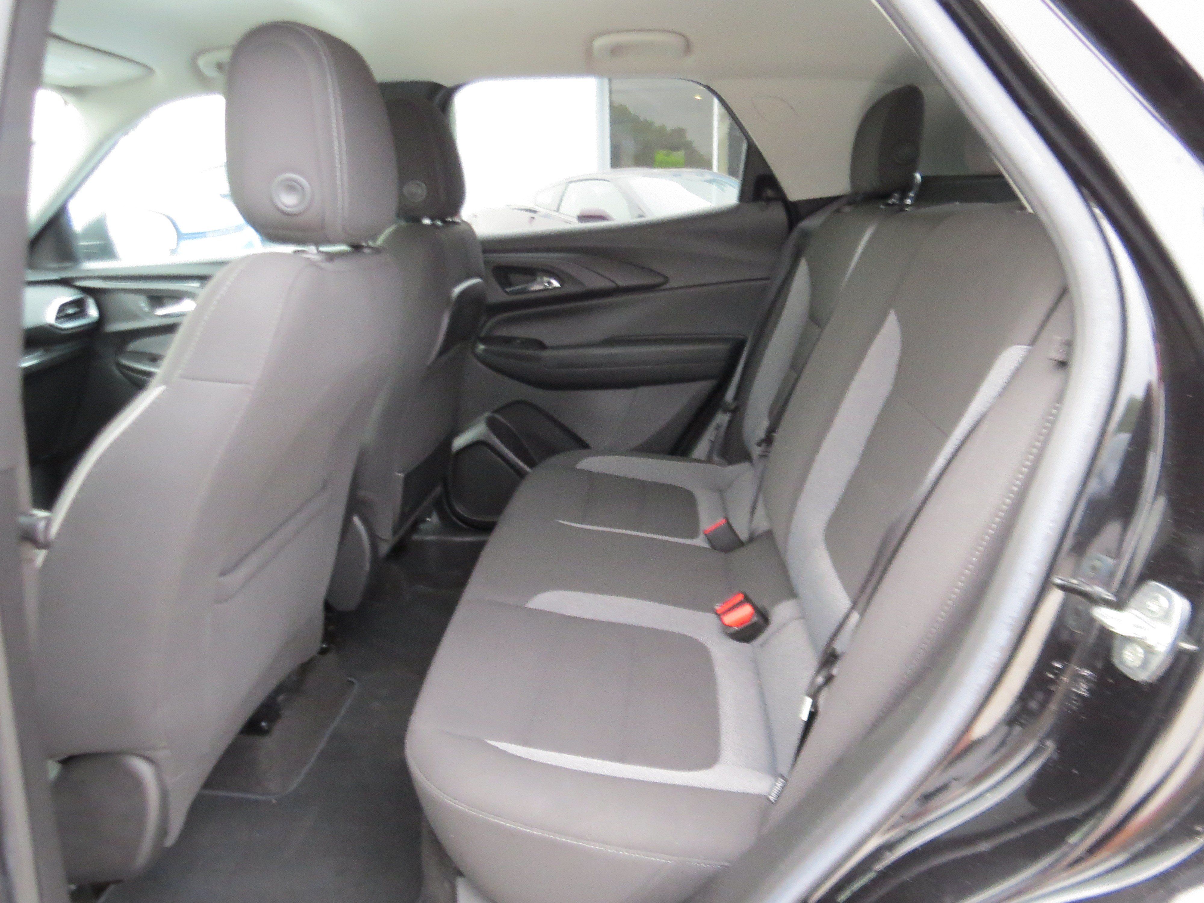 Used 2022 Chevrolet TrailBlazer LT w/ Convenience Package FWD image 11